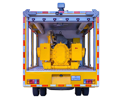 駕駛行走（zǒu）移動泵車